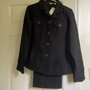2 piece Chico’s black pant suit. Size 2 never worn